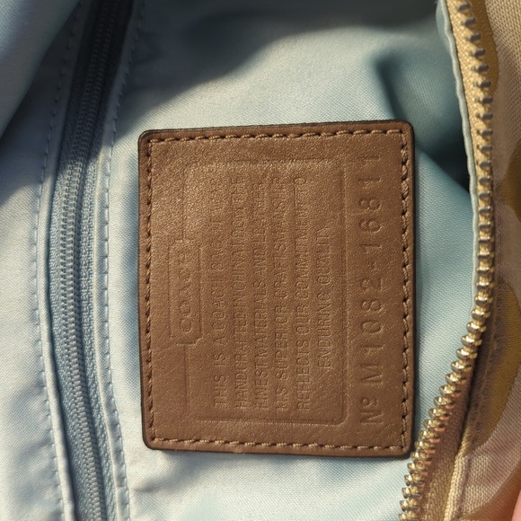 Authentic Coach Hobo Bag Excellent Condition Gold and Beige & Free shipping!!!! - Picture 9 of 12